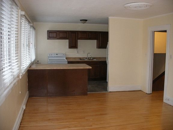 4th image of 115 N H St #1-5