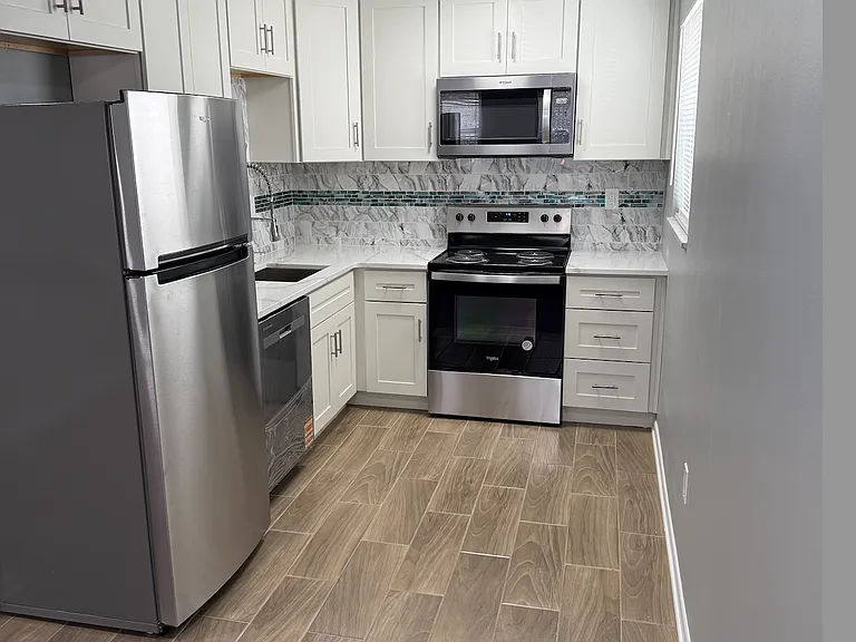 975 Parkside Pl #C13 — Photo 4