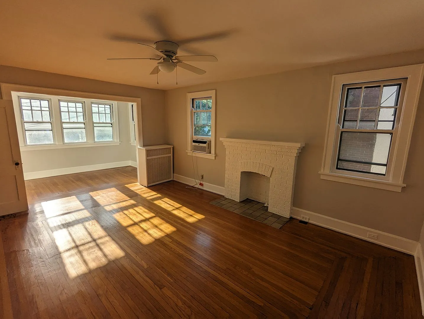 1307 Paxton Ave — Photo 3
