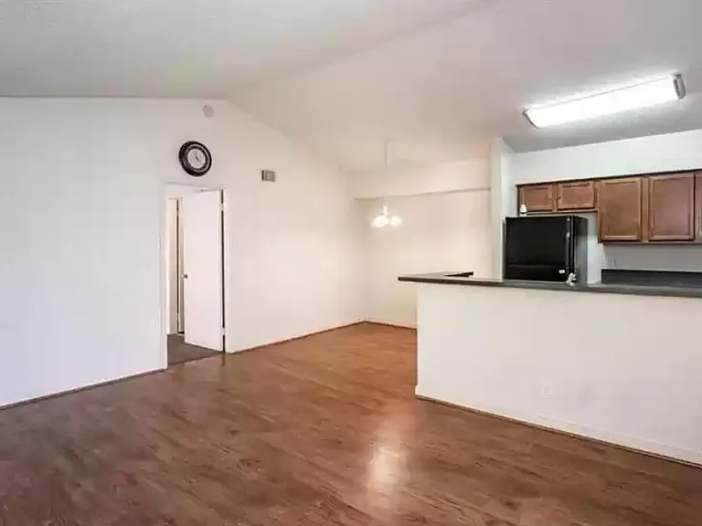 7630 Westwood Dr #313 — Photo 9