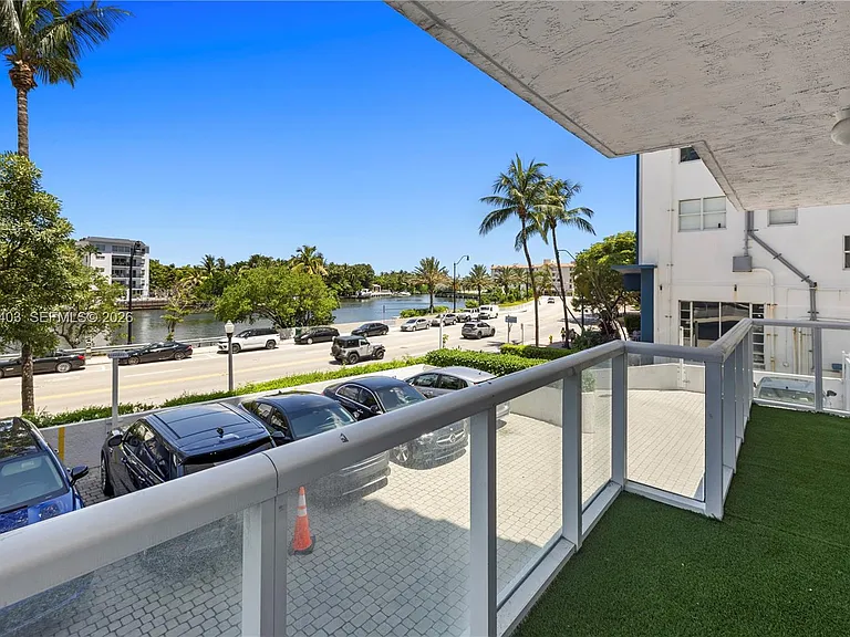 2457 Collins Ave #201 — Photo 13
