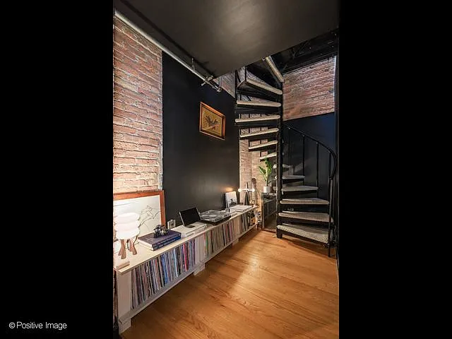 300 W Grand Ave #601 — Photo 2