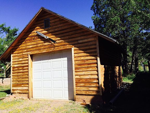 Detached Garage