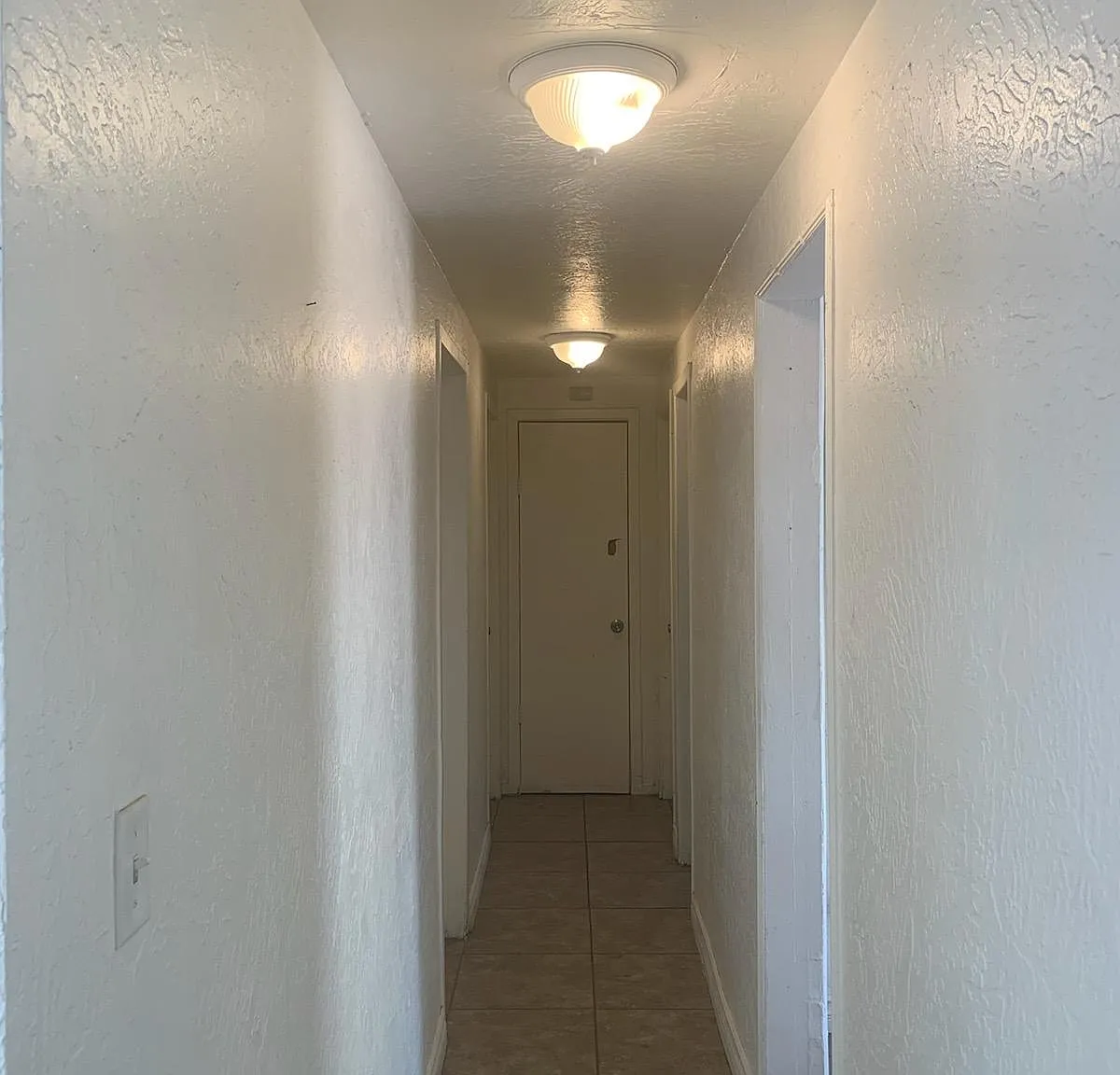 3 bed, 1050 sqft, $1,825 — Photo 4