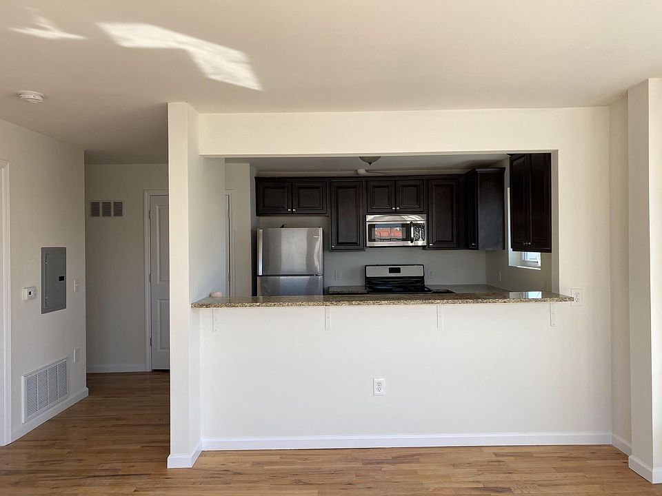1st image of 42 Norfolk St #13