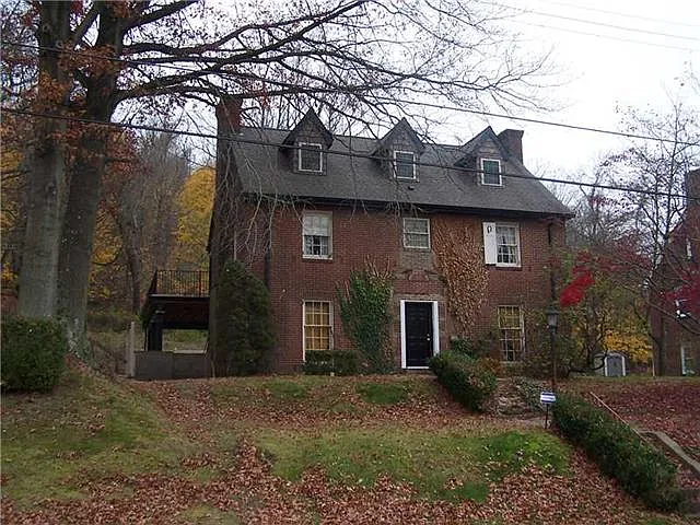707 Hall St photo 1