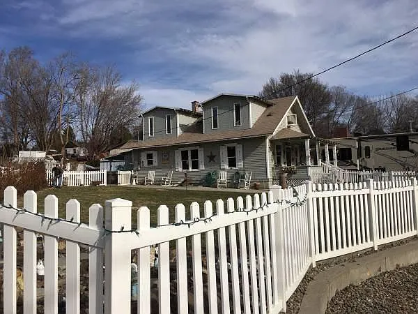 1101 Maple Way — Photo 23
