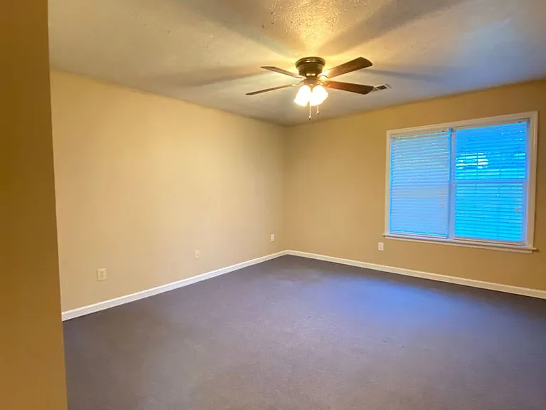 1139 Northlake Dr — Photo 6