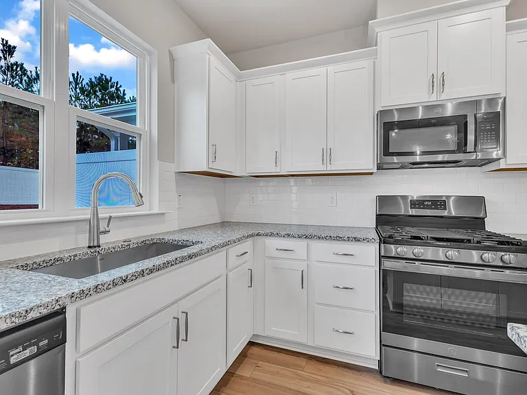 804 Montague Ave — Photo 19