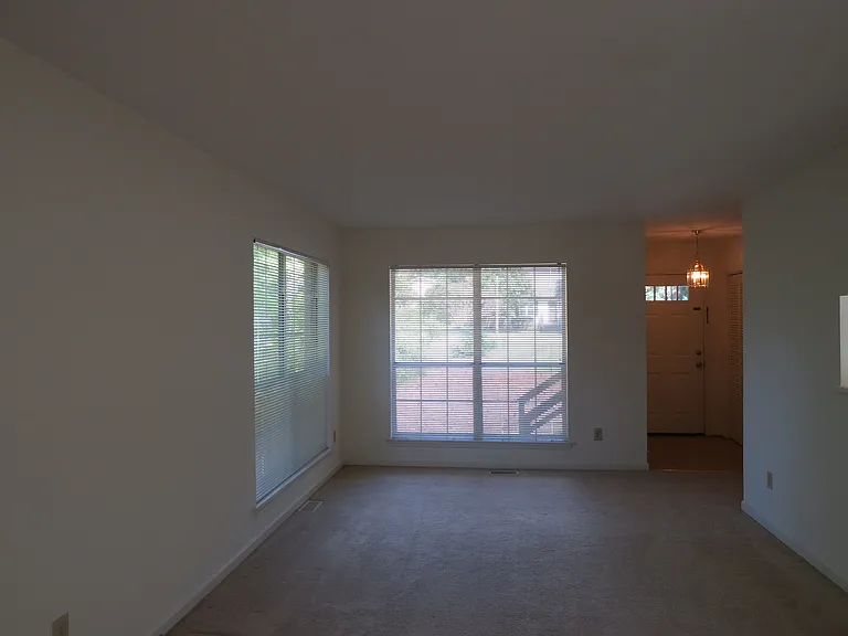 131 King Henry Way — Photo 8