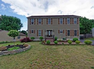 7 Krug Ct, Loudonville, NY 12211