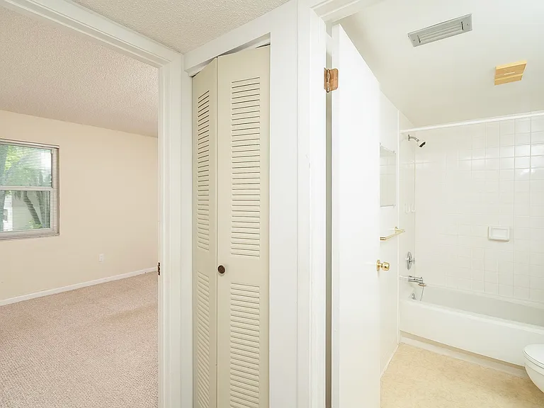 22 Veronese Ct — Photo 27