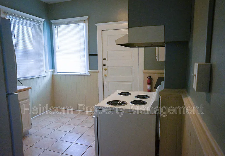 1205 E 2nd St — Photo 8