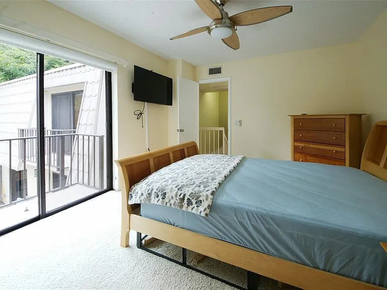 1700 Embassy Dr #504 — Photo 14
