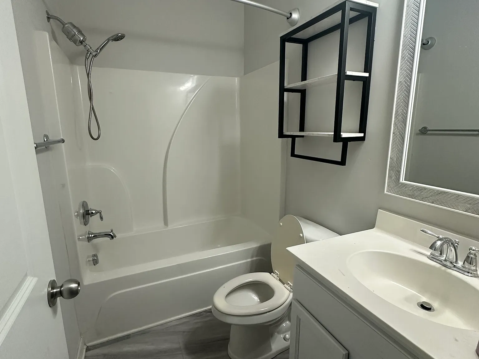 5 bed, 2669 sqft, $875 — Photo 2