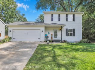 120 N Matthews St, Mason, MI 48854