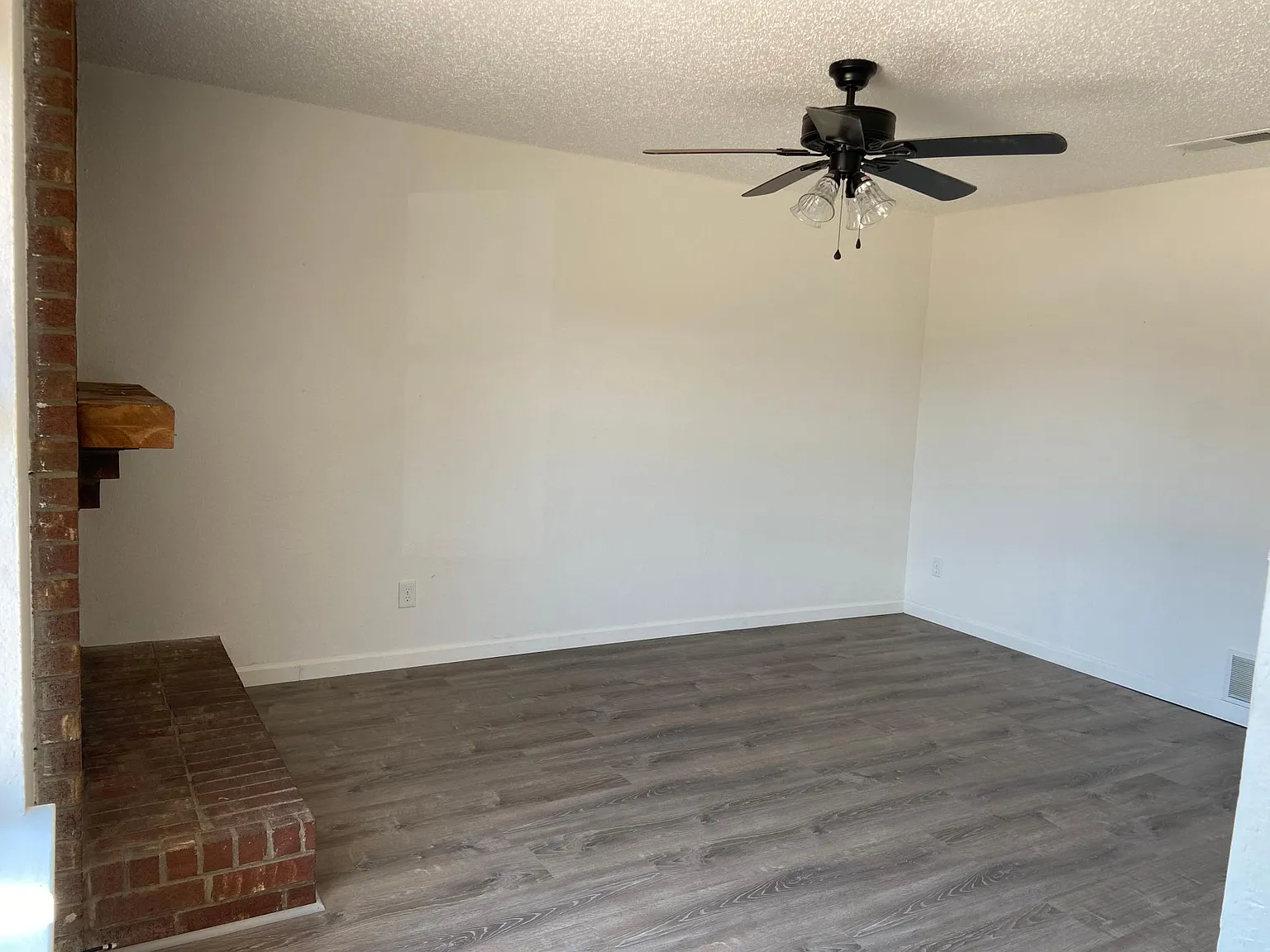 2 bed, 1.5 bath, 1000 sqft, $1,425 — Photo 3