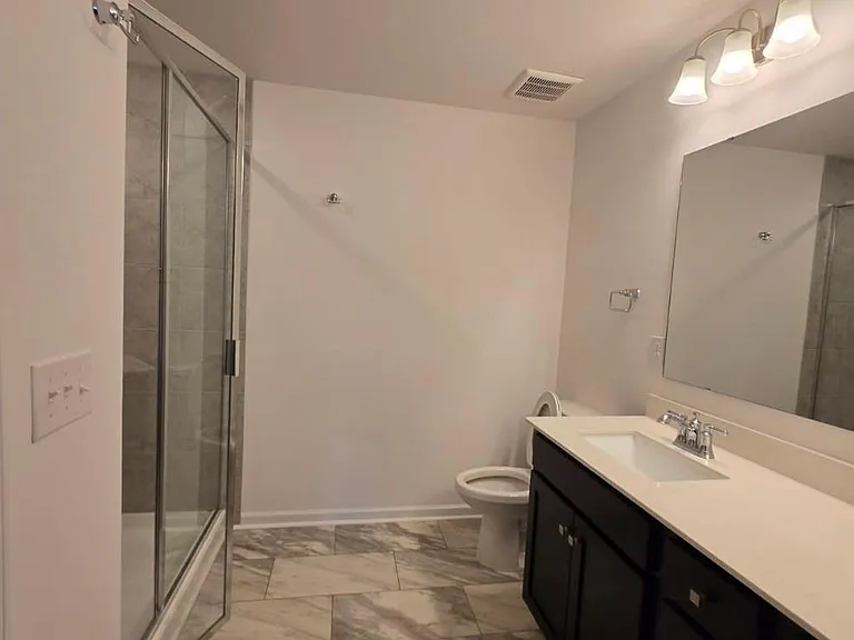 5240 Kinsbridge Dr — Photo 3
