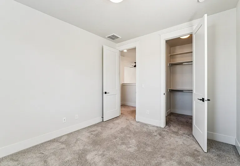 3243 S Sedgebrook Ln — Photo 33