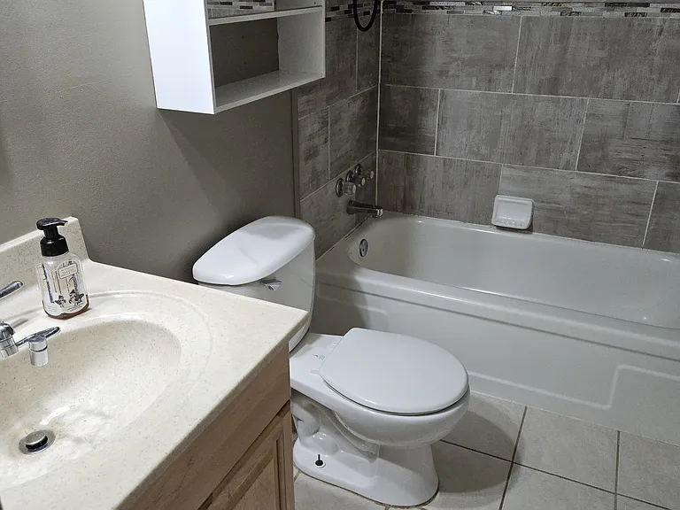 1170 E Harwood Ave — Photo 9