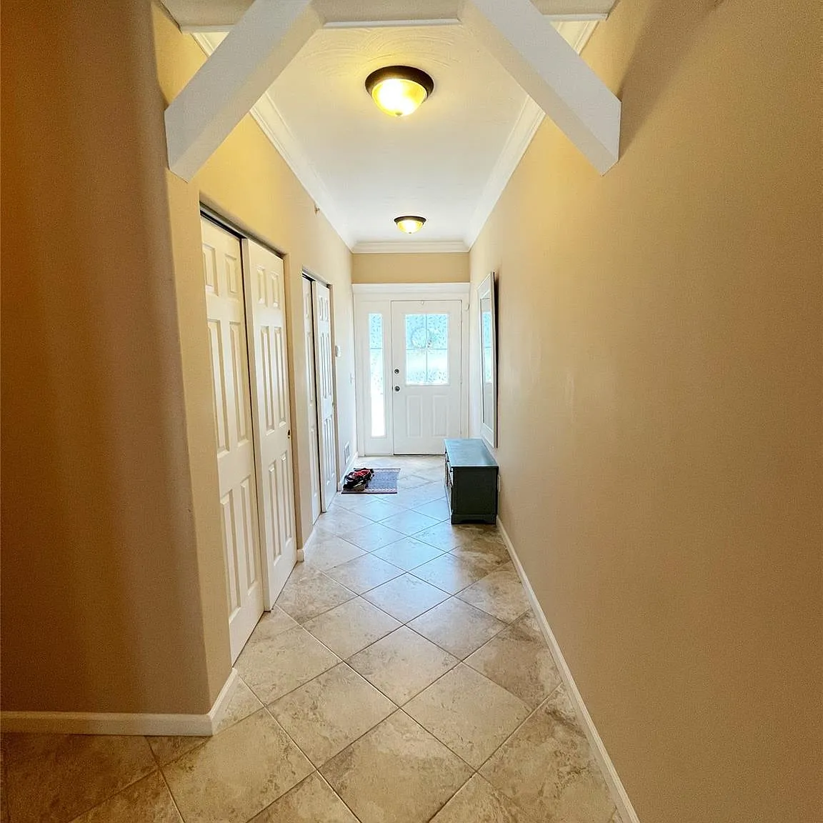 3 bed, 2.5 bath, 2100 sqft, $3,600 — Photo 2