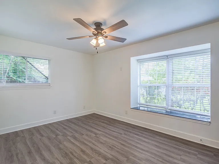 1521 Pearl St — Photo 20