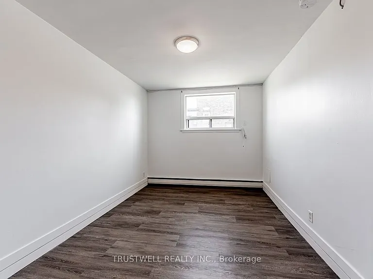 105 Mary St E #1 — Photo 5