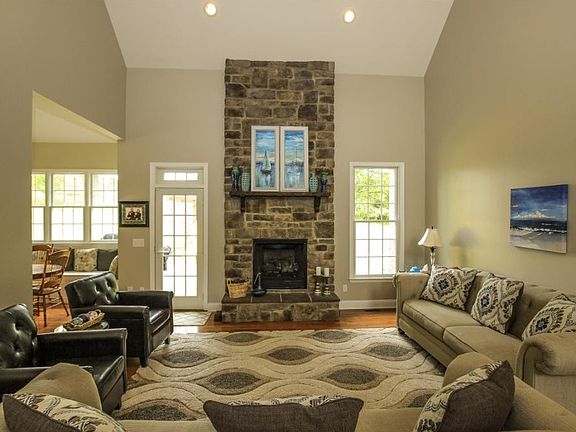 5th image of 125 Forest Ln