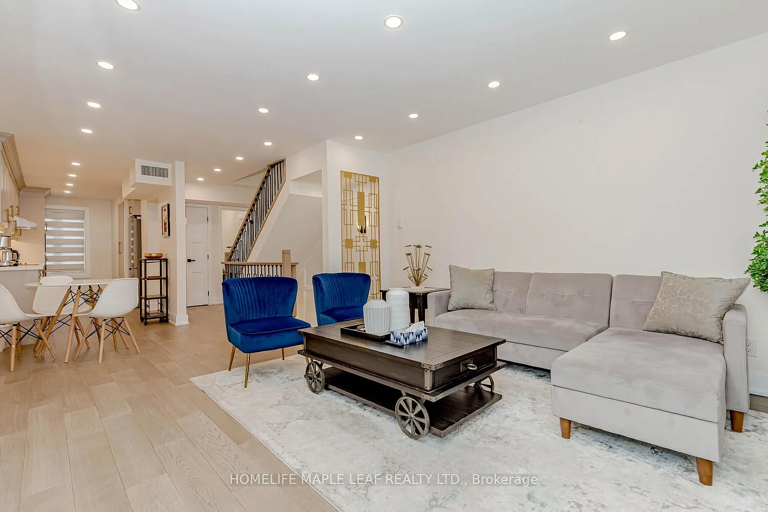 2 bed, $4,400 — Photo 1