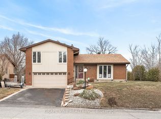 83 Nanook Cres, Ottawa, ON K2L 2B2
