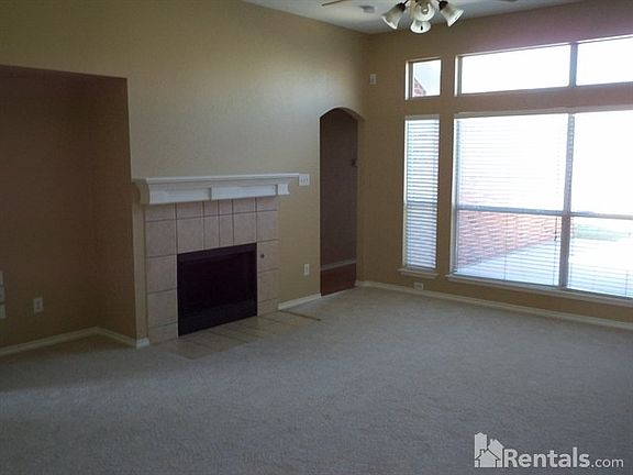 2nd image of 716 Georgetown Dr