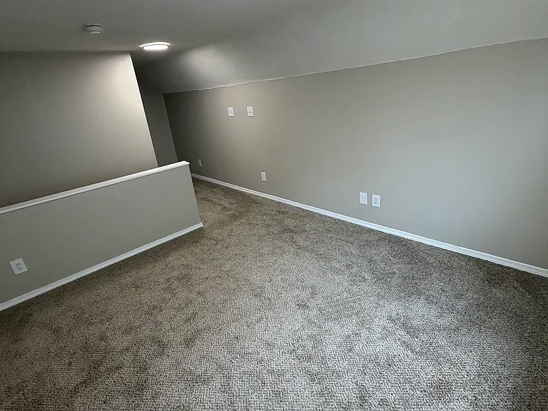 2715 Edwards St — Photo 10
