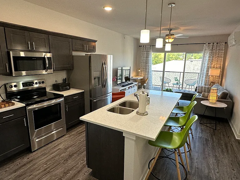 1601 N Windsor Ave #307 — Photo 6