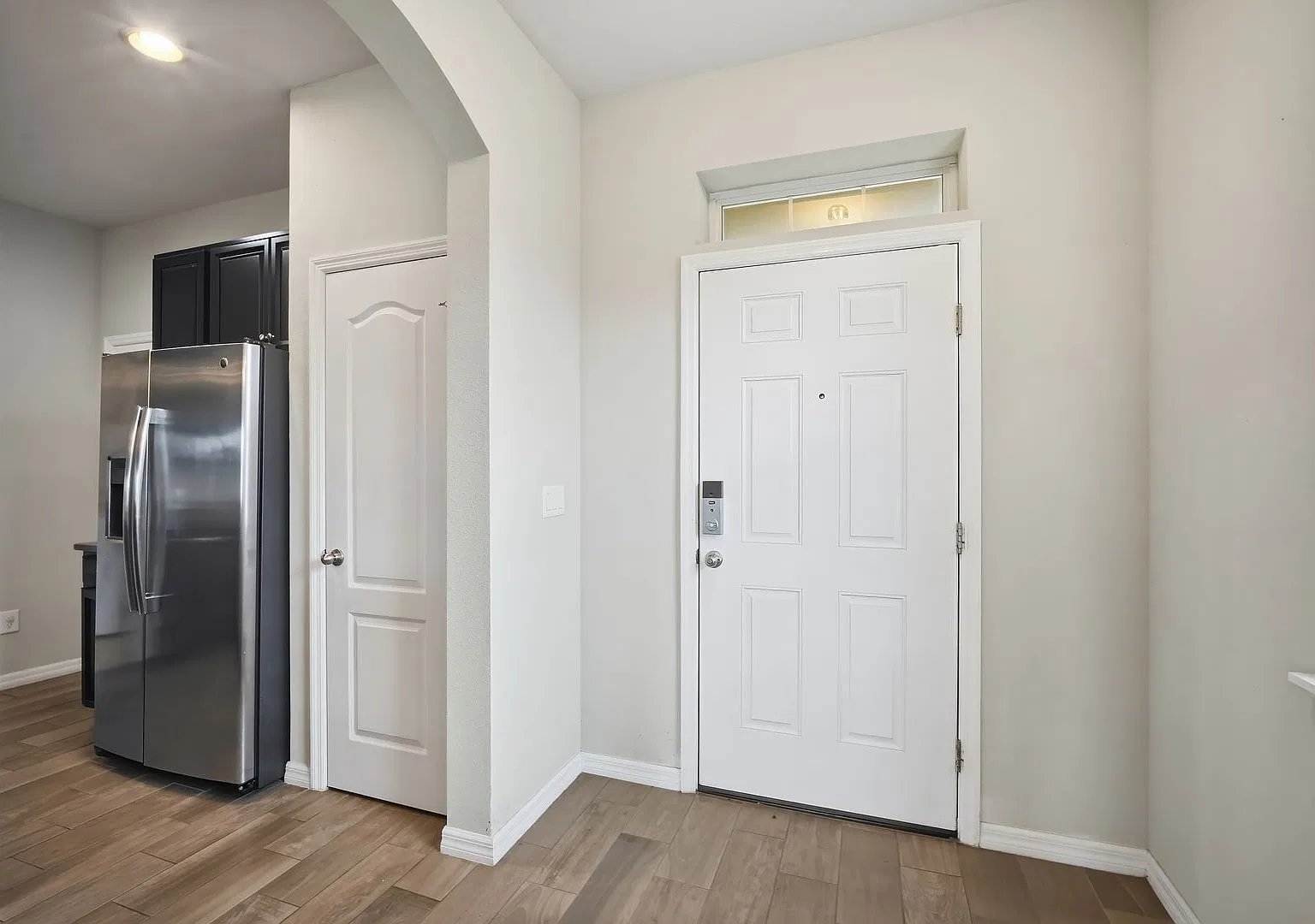 Modern Corner-Unit Townhome with First-Floor Primary Suite — Photo 4