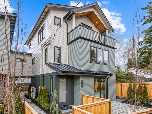 1052 NE 98th Street, Seattle, WA 98115