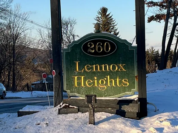 260 Pittsfield Rd Unit F17, Lenox, MA 01240