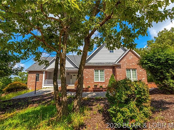 3rd image of 2031 Singing Oaks Dr