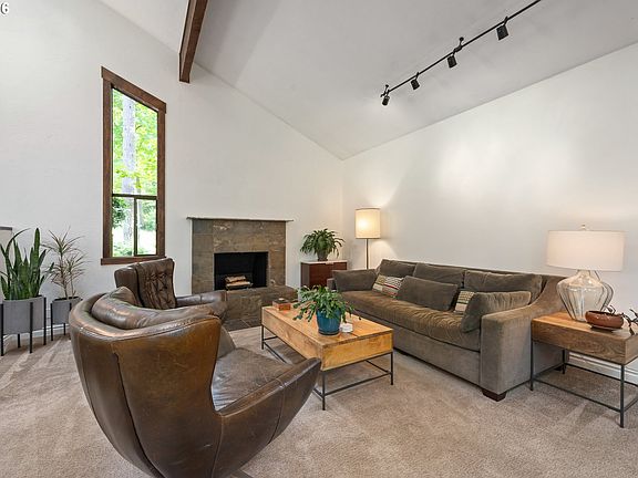 4th image of 2031 Dogwood Dr