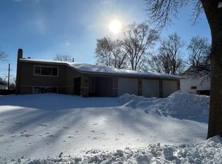11401 Ivywood St NW, Coon Rapids, MN 55433