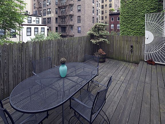 4th image of 235 E 18th St