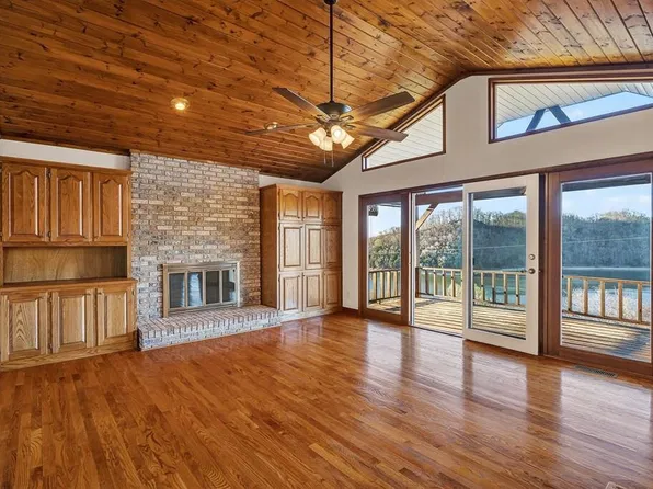 1634 Falling Water Rd, Sparta, TN 38583