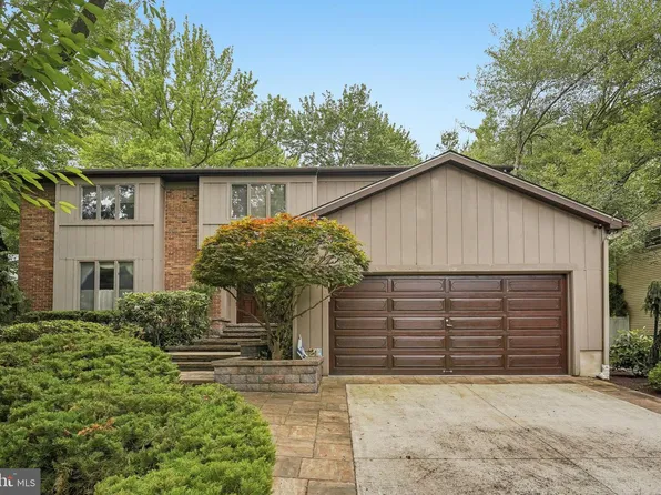 21 Teak Ct, Cherry Hill, NJ 08003