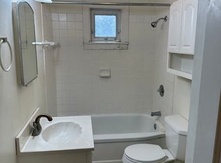 102 Scott Ln #4, Gambier, OH 43022