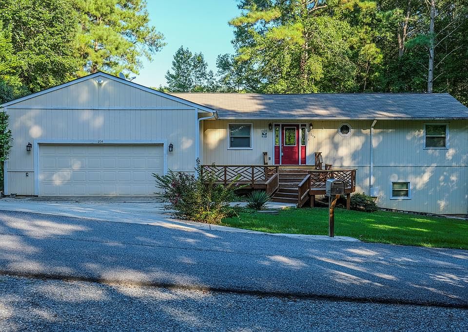 1st image of 214 Oak Dr