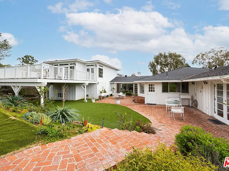 1110 W Muirlands Dr — Photo 31