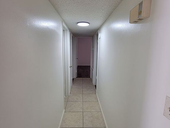 5th image of 830 E 8th St