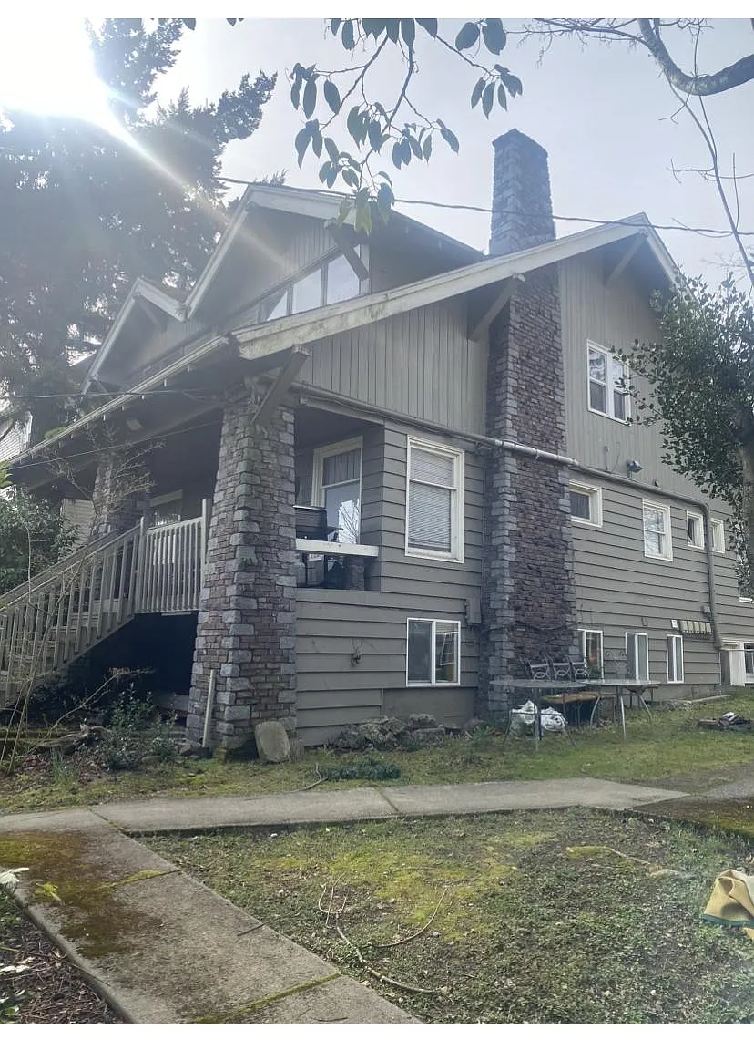 3 bed, 925 sqft, $2,600 — Photo 1