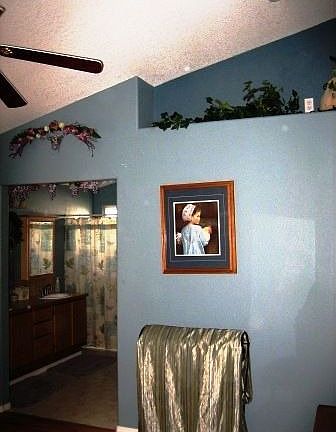 5th image of 10406 NE 44th Ct
