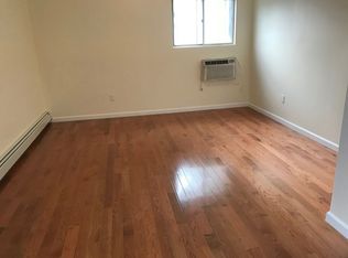 14615 220th St, Springfield Gardens, NY 11413