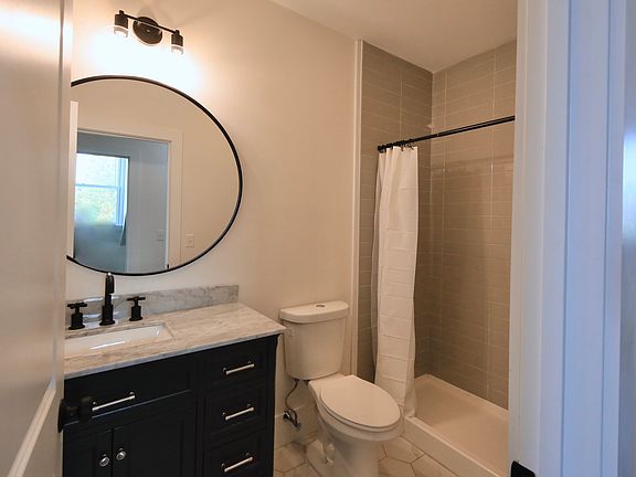3rd image of 14 Vinton St #11174317